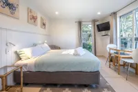 Waiheke Island Motel - Balcony