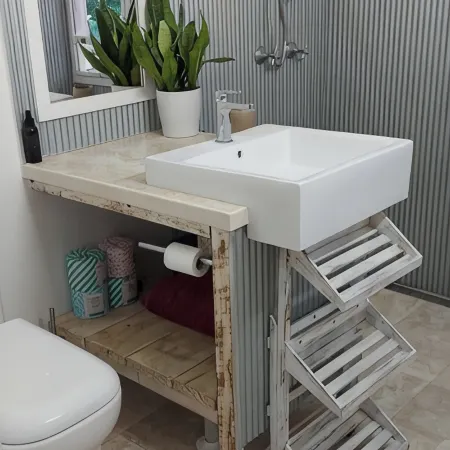 Beach pad with a modern touch  in the heart of Iluka Hotels in Yamba