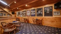 Best Western Plus Windjammer Inn  Conference Center - bars