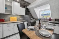 FeWo Galliet 2: 77Sqm, 12Sqm Roof Terrace, 2 Br, Quiet & Close to Trade Fair