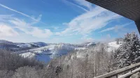 Large vacation apartment with 180-degree views of the mountains - WiFi