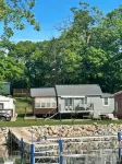 Modern lakeside cabin with panoramic views , deck and  screened porch - Alphydda