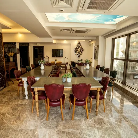 Lion Park Suites & Residence Hotel