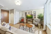 Discover downtown charm, just a 3-min drive to the fair! - appartements de vacances