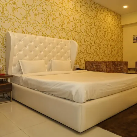 Hotel Golden - I