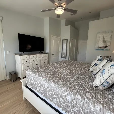 Gorgeous Newly Furnished Condo in Gated Golf Course of Stoneybrook