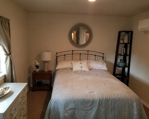 Cabin for two on 160 Acres,less than 20 min from Choctaw Casino Durant OK Hotels in Bryan County