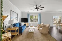 Four King Beds, Firepit, Grill in Park Circle! - Homestays