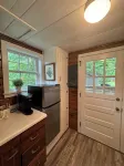 Quaint Guest Cottage - Homestays