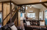 Rustic Wine Country Farmhouse - 2-Star