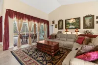 Paradise found! Private heated pool spa . 3700 sq ft of luxury on 2+ acres! - Uima-altaat