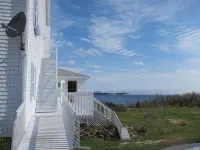 Castle Rock Country Inn - Ocean View