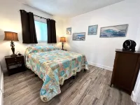 Vintage Florida Beach Cottage, one block to the sand of Indian Rocks Beach FL - Villas