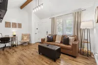 Cozy&Quiet Modern Retreat Near Hwy 65 & Cherry St - 民泊