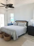 Luxurious 5000 sq ft Beachfront Villa ON TROPIC OF CANCER BEACH Отели в г. 