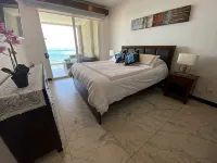 Beach Front - Spectacular Ocean Views!