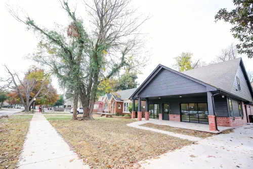 The Campus Cottage on Elm is the ideal University of Oklahoma gameday residence