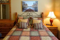 Location Location!! 2bd2ba Condo in the heart of Downtown Invermere! - Wifi