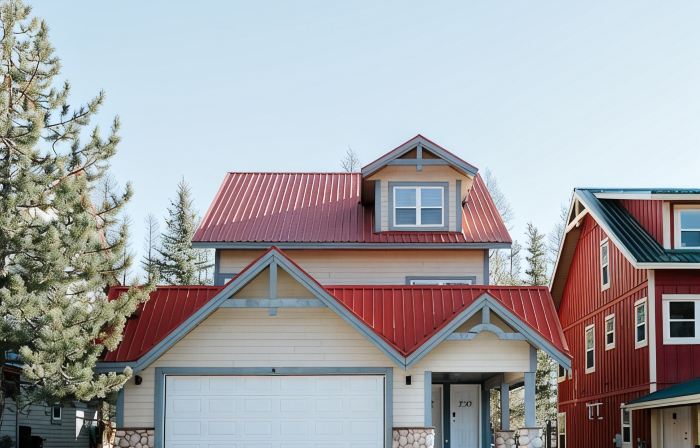 Private Hot Tub & Fireplace, Steps to Lift & Bike Trails, Short Drive to Golf.