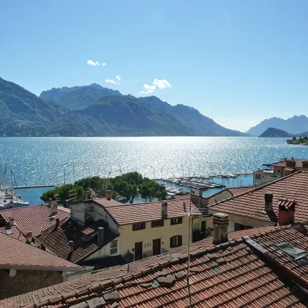 Beautiful view of the lake and mountains, free WiFi, calm.