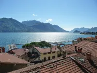 Beautiful view of the lake and mountains, free WiFi, calm.