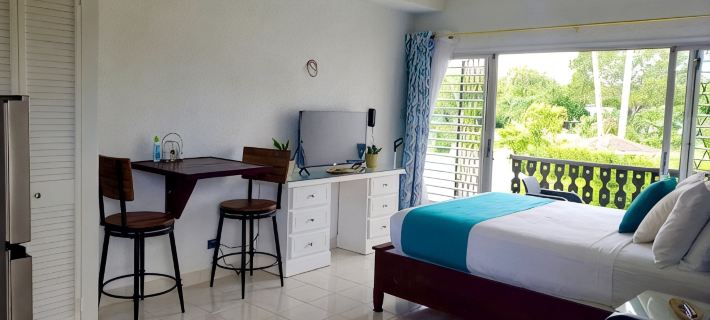 Peaceful intensely clean unit overlooking tropical gardens and golf course Hotels in Bridgetown