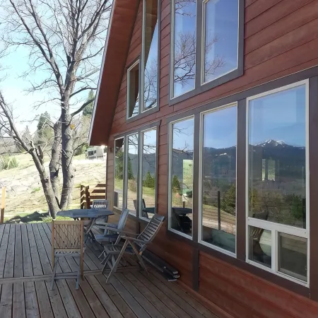 Sunset Chalet - 2300 sq.ft. Multi-Seasonal Retreat Only15 Minutes from Ashland !