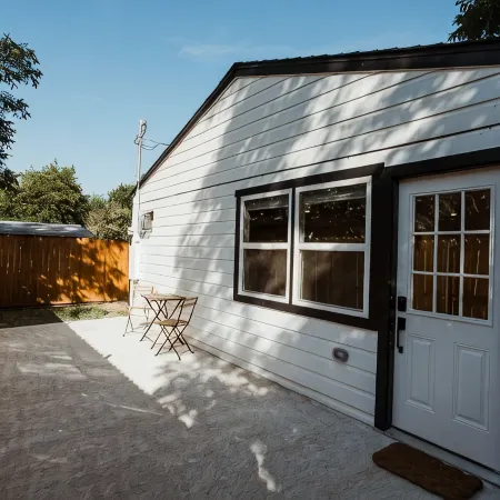 Adorable Studio - Private Patio - Dream Kitchen