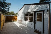 Adorable Studio - Private Patio - Dream Kitchen - บังกะโล