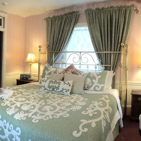 Parsonage Inn Bed and Breakfast