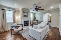 NEW! Charming Retreat Near Dickie's Arena – Cozy & Stylish Fort Worth Getaway - ジャグジー