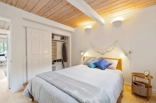 Designer Home Near Stanford/Tech Hub+AC/Gym/Office/BBQ/Parking. 2 Bed/1 Bath. - 4-Star