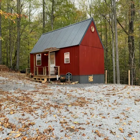 Raccoon Lodge at Coops Creek Cabins