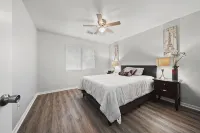 Beautiful Cozy home in The heart of Conroe Texas - 4-Star