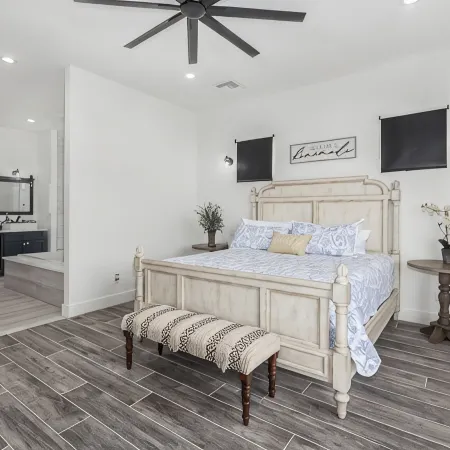 Arcadia/Biltmore 2023 Build - Heated Pool - 4 bedroom 4.5 bath - PRIME LOCATION