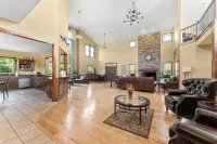Canoe Creek Lodge: 2 Pools, Private HotTub, Game Loft, Boat Prkg in Branson Cnyn - 3 星級