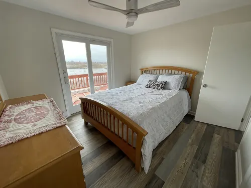 Waterviews and Walking distance to beach. - 4-Star
