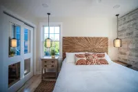Upscale Downtown Suite in Lewes