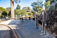 Alivio Tourist Park Canberra - parking