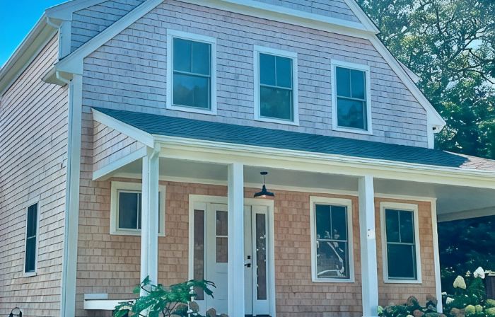 Charming 3-bedroom w/loft.New Construction home with AC,WiFi. Short walk to town