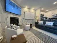 Mountain Bluebird Condo Getaway at Schweitzer Ski Resort - 부티크
