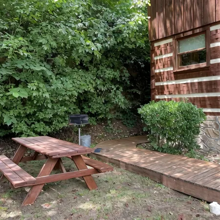 Fishing Fun! Corn Hole-Wifi-Hot Tub-Picnic Table-Relax and Play! Easy Roads