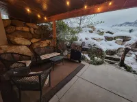 Great Sandy apartment with hot tub and pool table! - Bathtub