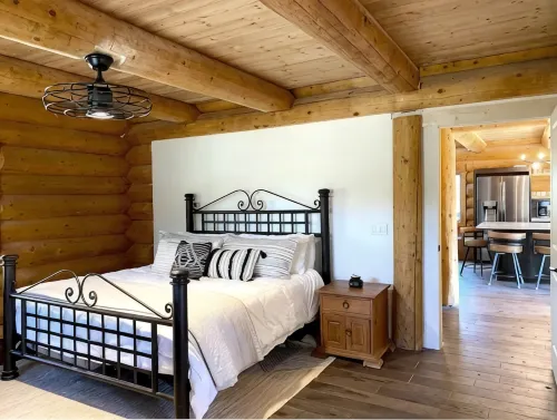 New Build Modern Log Cabin in the Heart of Pine on 2 acres of secluded Forest - 3-Star