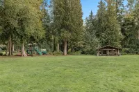 Spacious remodeled home with central AC and fenced yard - 4-نجوم