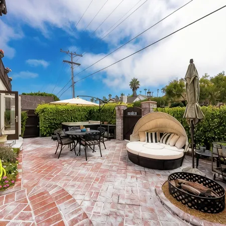 La Jolla Beach House. 2 Minute Walk to the Beach!