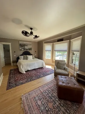 Meticulously Restored Tosa Village Historic Home - Wifi