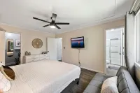 Peaceful cul-de-sac and Walking Distance to Sister Bay - 4-Star