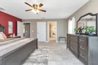 Florida Countryside Retreat-Charming 3-bedroom house with Jacuzzi and Spa pool! - Homestays