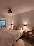 Creekside With Hot Tub, Gas Fireplace, Fishing, Minutes to Downtown and Omni Spa - Boutique